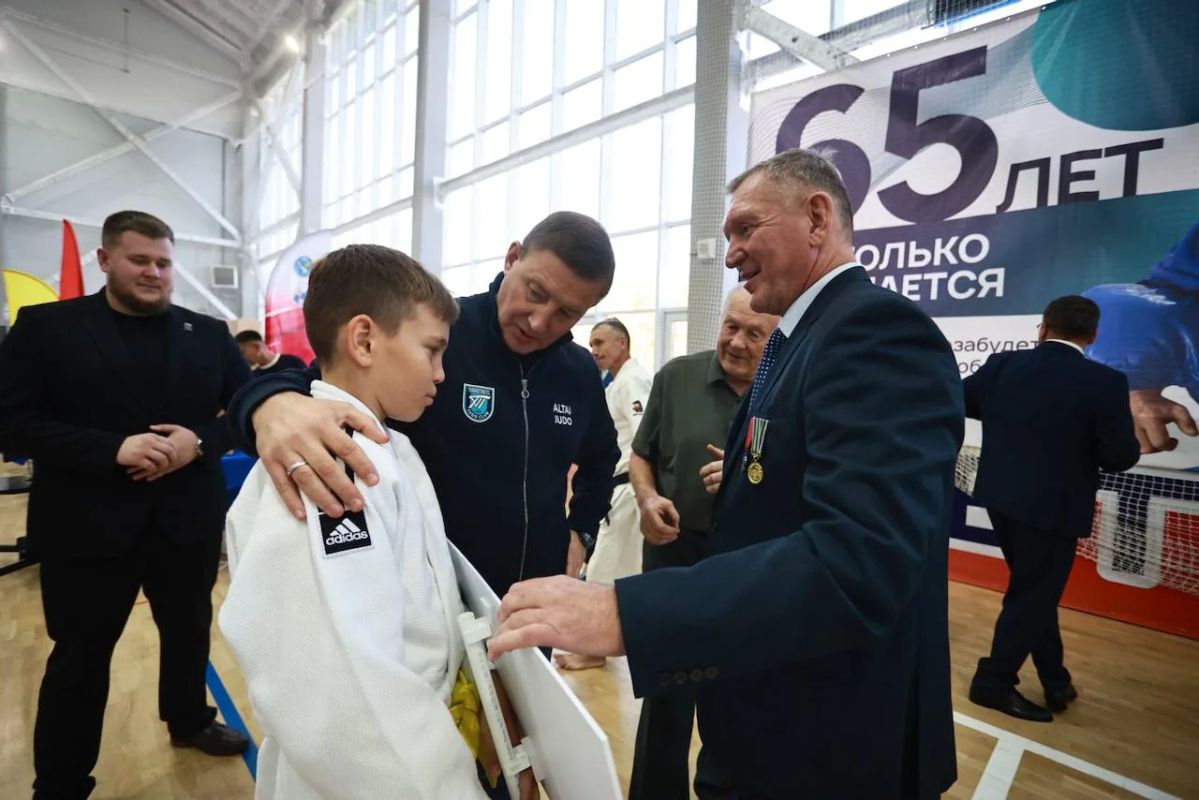 Более 180 юных спортсменов участвуют в Первенстве Республики Алтай по дзюдо Более 180 юных спортсменов участвуют в Первенстве Республики Алтай по дзюдо