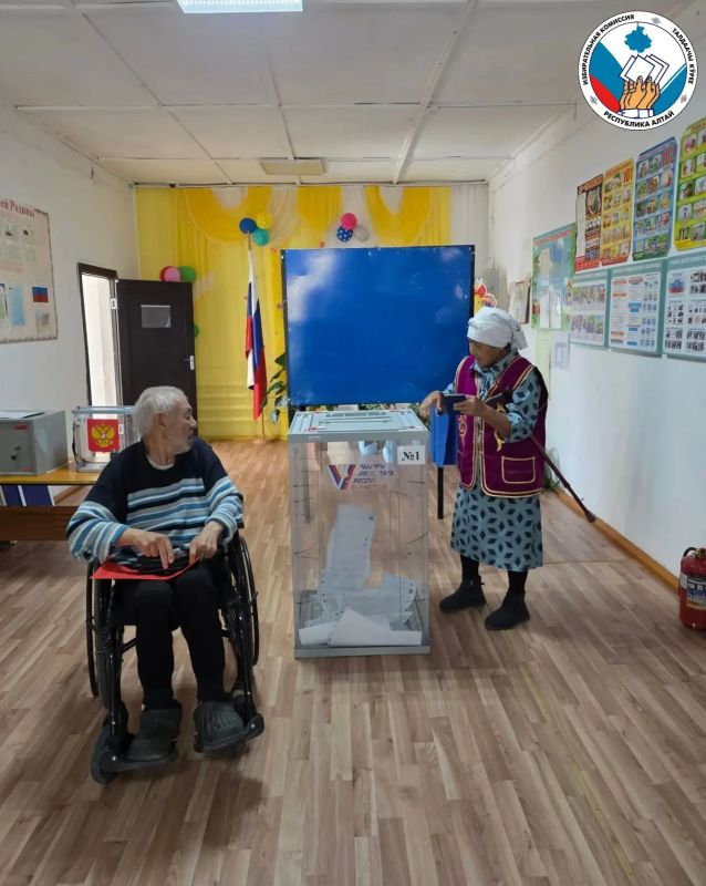 Голосует старшее поколение Голосует старшее поколение