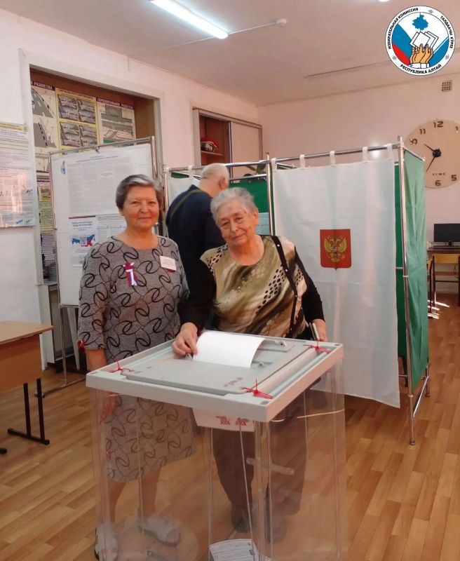 Голосует старшее поколение Голосует старшее поколение