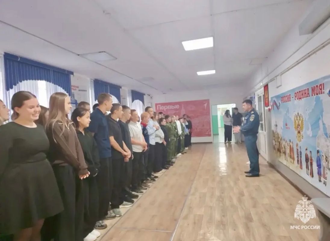 Нескучные уроки от сотрудников МЧС России Нескучные уроки от сотрудников МЧС России