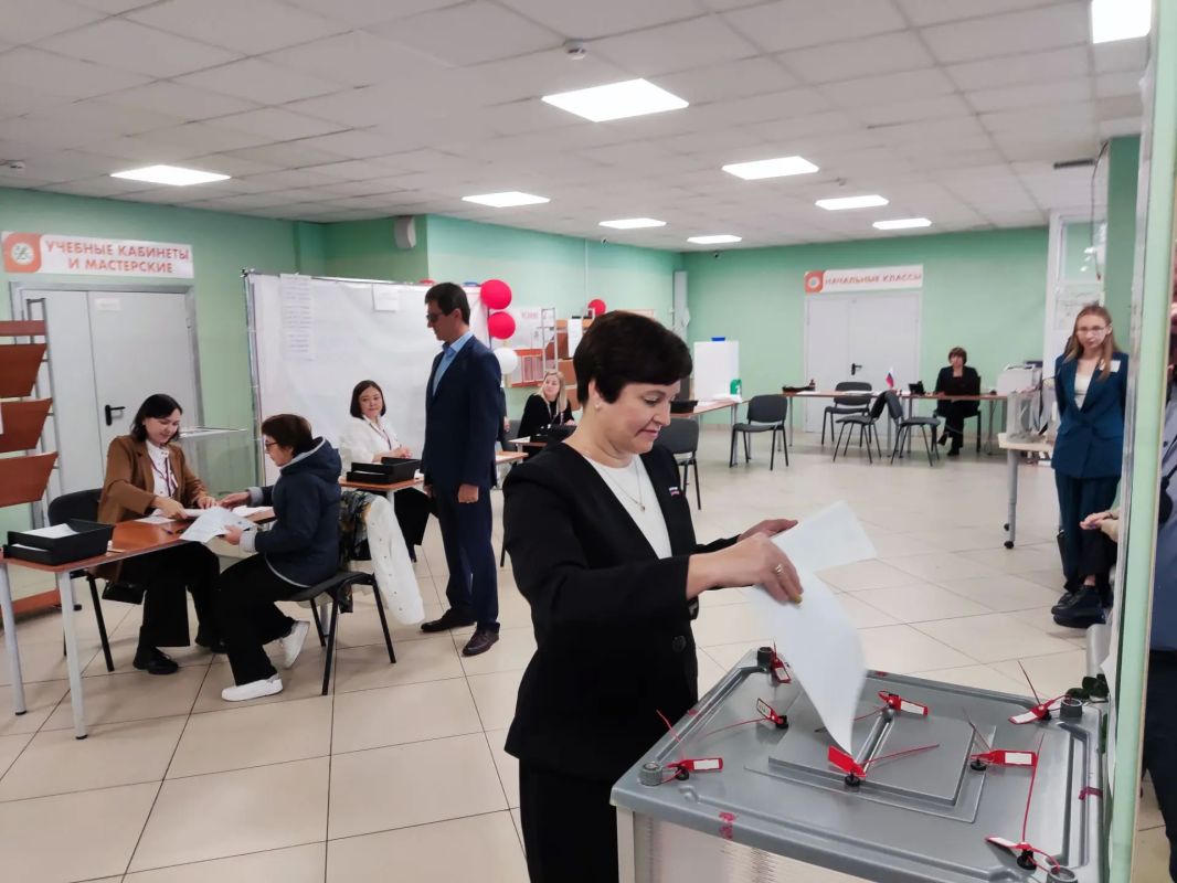 В эти дни проходит важное политическое событие - выборы депутатов в Государственную Думу Российской Федерации В эти дни проходит важное политическое событие - выборы депутатов в Государственную Думу Российской Федерации