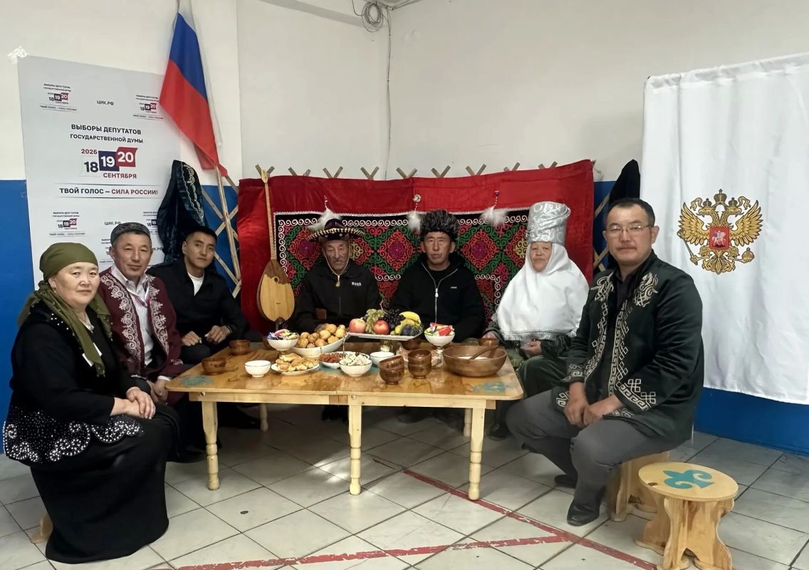 Третий, заключительный день голосования подходит к своему завершению — до закрытия избирательных участков остается все меньше времени Третий, заключительный день голосования подходит к своему завершению — до закрытия избирательных участков остается все меньше времени