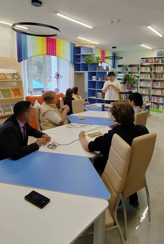 В Шебалинской районной библиотеке прошел мастер-класс по плетению тактического браслета «Браслет жизни» из паракорда В Шебалинской районной библиотеке прошел мастер-класс по плетению тактического браслета «Браслет жизни» из паракорда