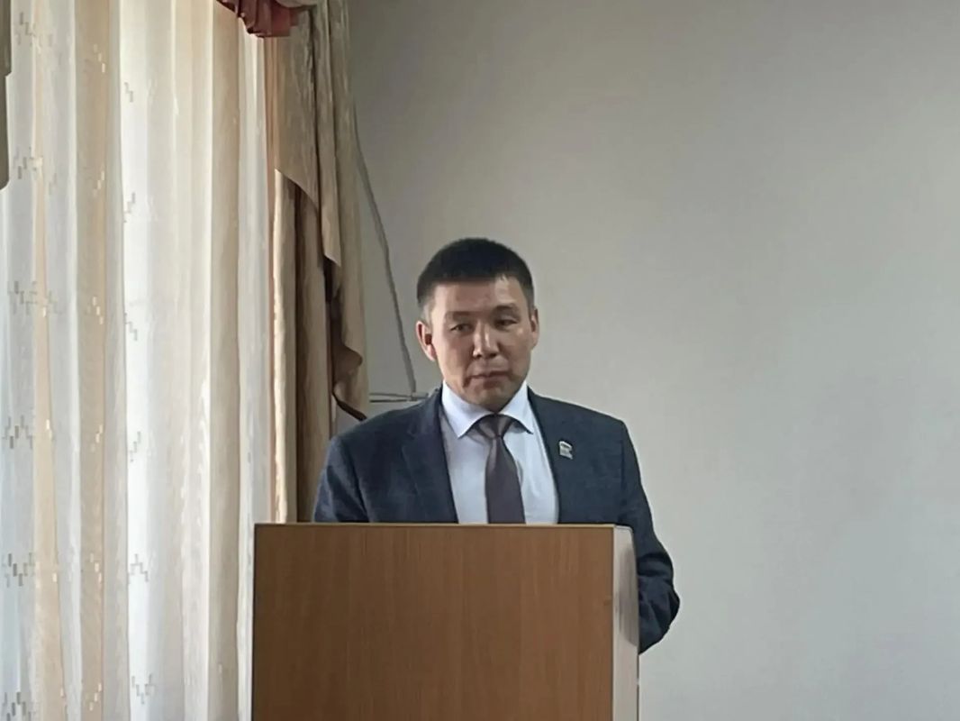 Очередная тридцать третья сессия Совета депутатов состоялась сегодня в Чемале Очередная тридцать третья сессия Совета депутатов состоялась сегодня в Чемале