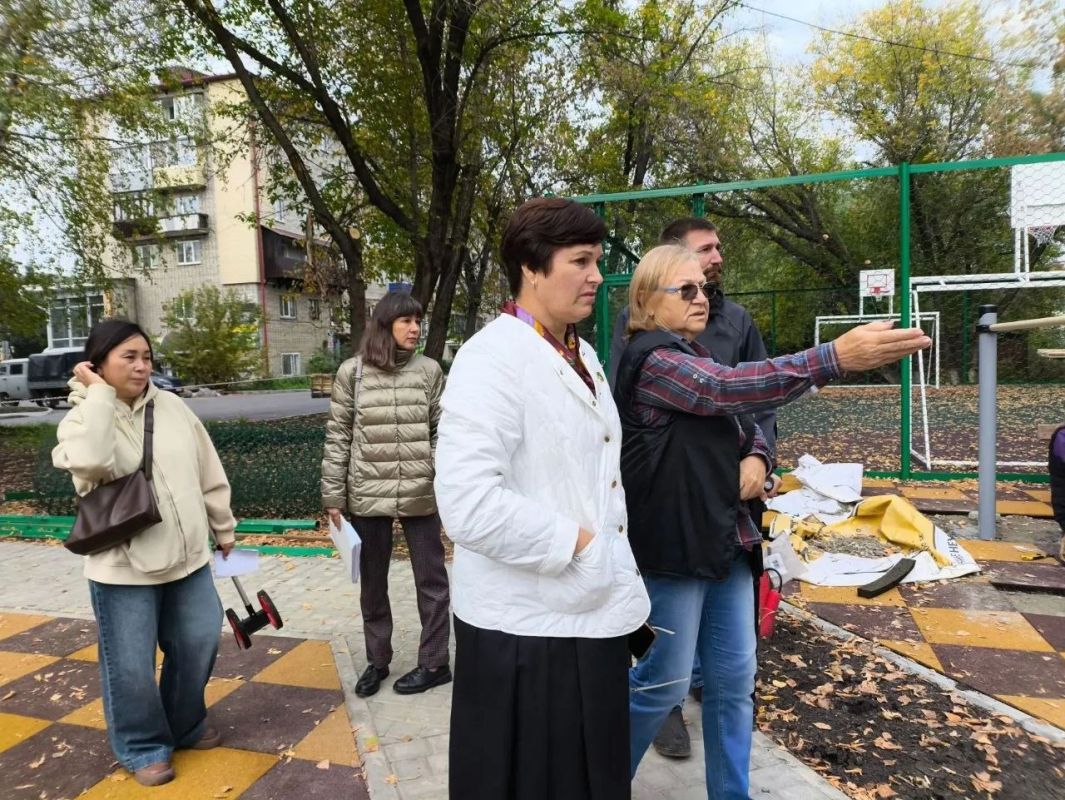 Мэр Горно-Алтайска Ольга Сафронова проверила объекты, где ведётся благоустройство Мэр Горно-Алтайска Ольга Сафронова проверила объекты, где ведётся благоустройство