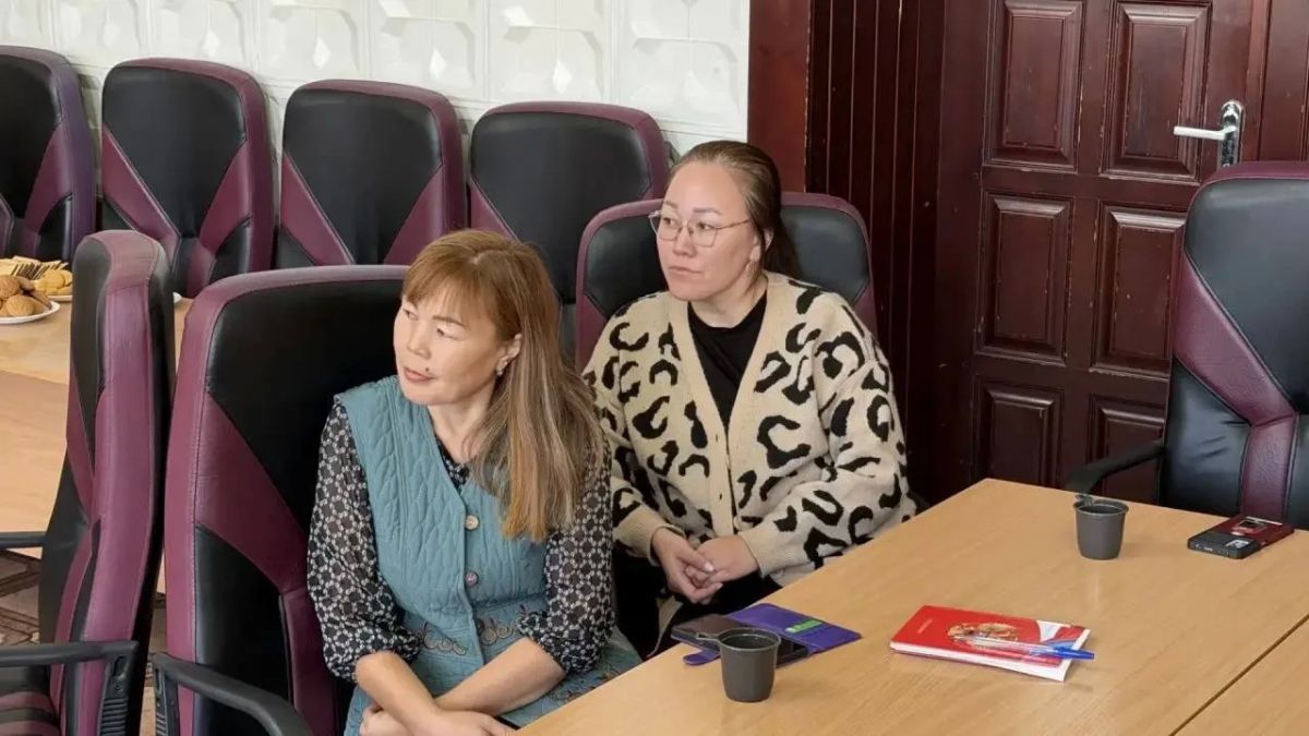 Александр Прокопьев: В районах Республики Алтай продолжаются обсуждения архитектурного кода Александр Прокопьев: В районах Республики Алтай продолжаются обсуждения архитектурного кода