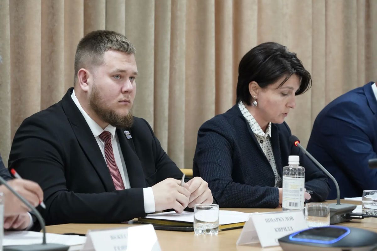 На предсессионном заседании комитет по национальной политике, образованию, культуре, общественным объединениям и СМИ рассмотрел кандидатуры в новый состав Общественной палаты Республики Алтай На предсессионном заседании комитет по национальной политике, образованию, культуре, общественным объединениям и СМИ рассмотрел кандидатуры в новый состав Общественной палаты Республики Алтай