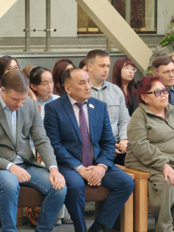В Национальном музее РА им. А. В. Анохина стартовал проект «Спасительный Восток: эвакуация в Ойротию и монгольское плечо» В Национальном музее РА им. А. В. Анохина стартовал проект «Спасительный Восток: эвакуация в Ойротию и монгольское плечо»