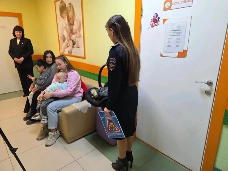 В Республиканской детской поликлинике прошла встреча по безопасности дорожного движения для маленьких пациентов и их родителей В Республиканской детской поликлинике прошла встреча по безопасности дорожного движения для маленьких пациентов и их родителей