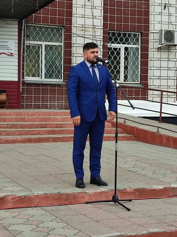 Прямо сейчас в Майме проходит торжественная отправка очередной партии гуманитарного груза Прямо сейчас в Майме проходит торжественная отправка очередной партии гуманитарного груза