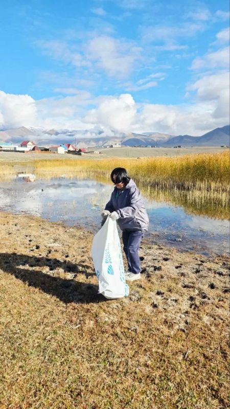 Сотрудники Сайлюгемского нацпарка присоединились к всероссийской акции «Вода России» и очистили берега водоёмов Сотрудники Сайлюгемского нацпарка присоединились к всероссийской акции «Вода России» и очистили берега водоёмов