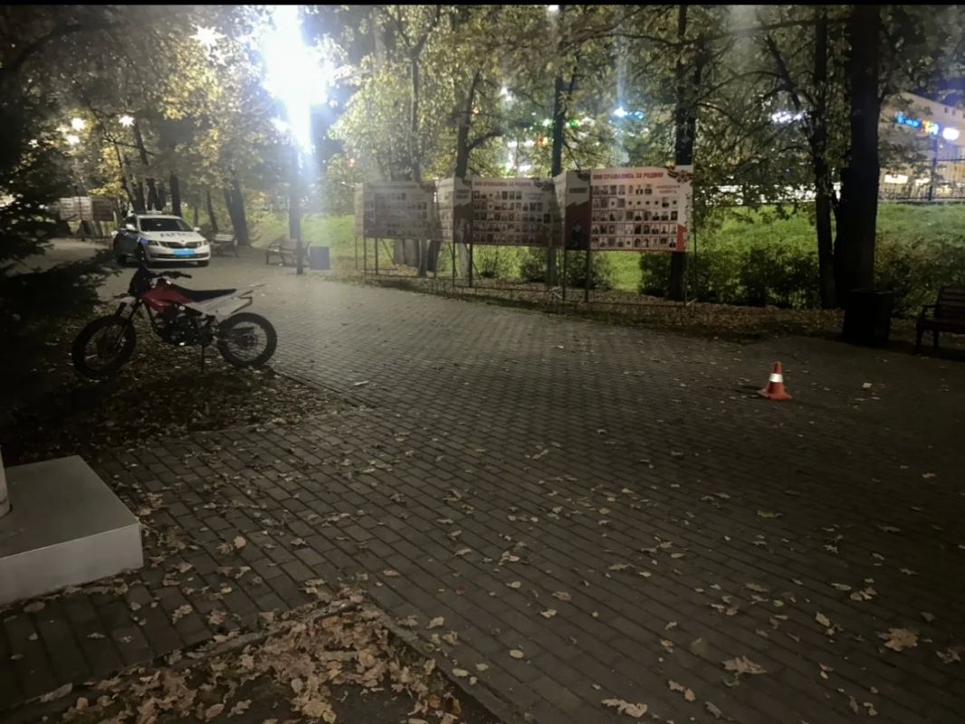 В Горно-Алтайске на территории мемориального комплекса «Парк Победы» нетрезвый мотоциклист сбил пешехода