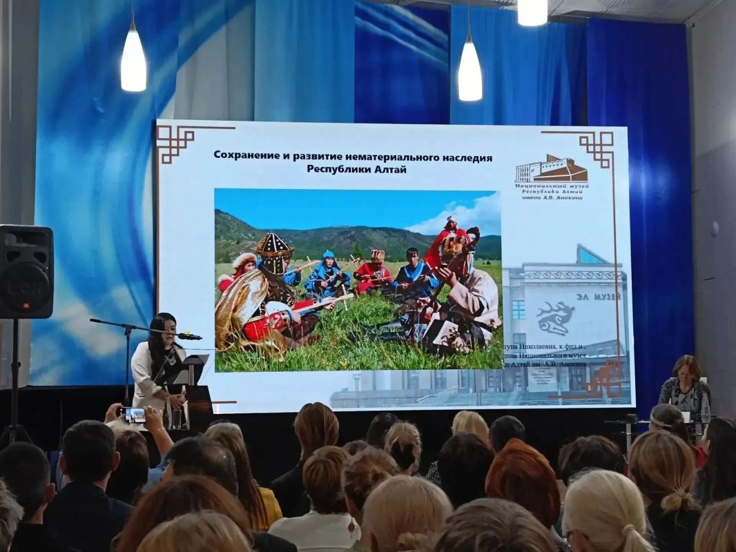 Республика Алтай представила культуру коренных народов на Всероссийском форуме в Томске Республика Алтай представила культуру коренных народов на Всероссийском форуме в Томске