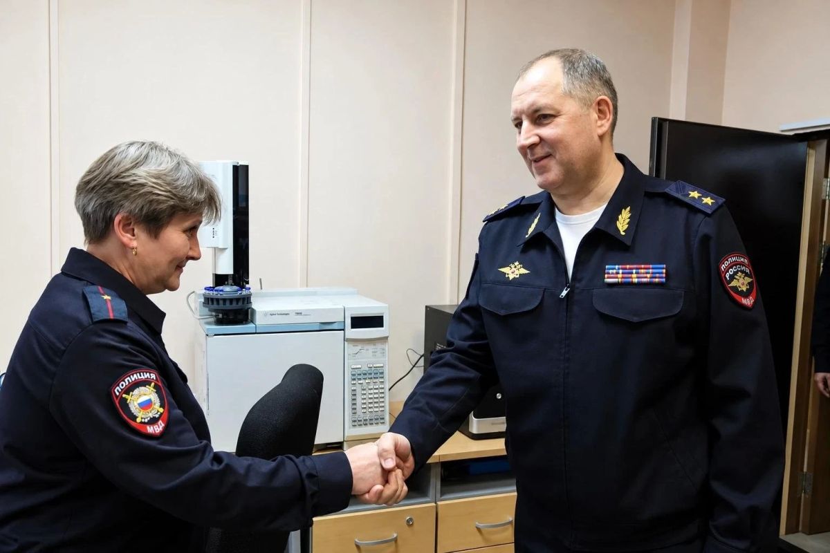 Начальник Экспертно-криминалистического центра МВД России Вадим Казьмин посетил Республику Алтай с рабочей поездкой Начальник Экспертно-криминалистического центра МВД России Вадим Казьмин посетил Республику Алтай с рабочей поездкой