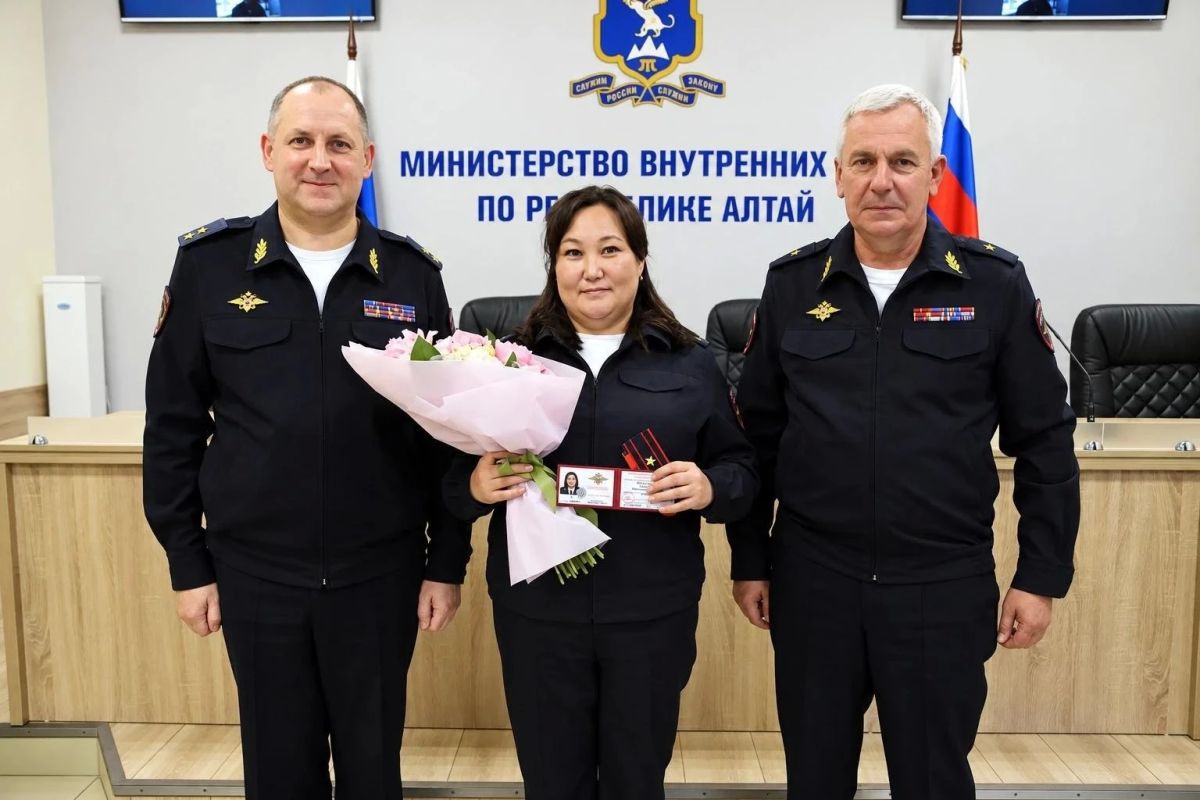 Начальник Экспертно-криминалистического центра МВД России Вадим Казьмин посетил Республику Алтай с рабочей поездкой Начальник Экспертно-криминалистического центра МВД России Вадим Казьмин посетил Республику Алтай с рабочей поездкой
