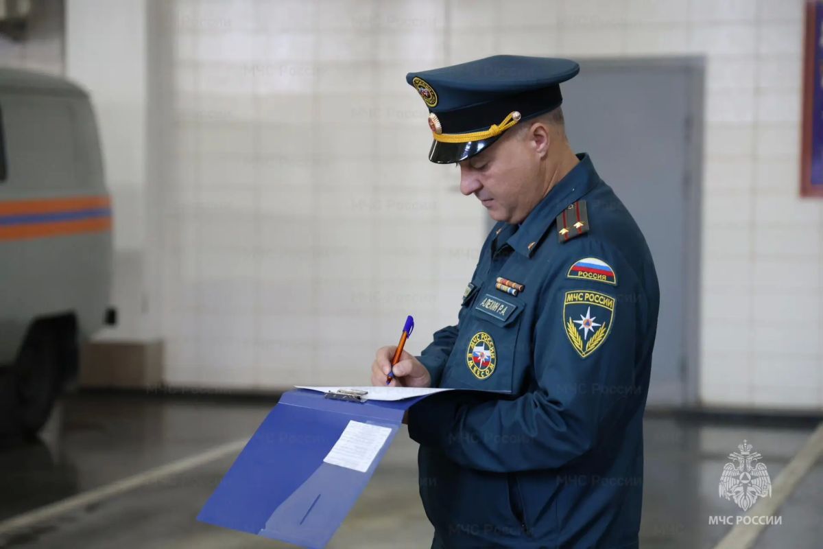 Сотрудники успешно подтвердили и получили новые квалификационные звания Сотрудники успешно подтвердили и получили новые квалификационные звания