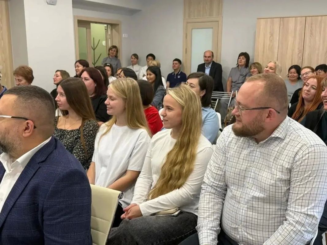 В новом Детском медицинском центре «Манжерок» провели первую конференцию по детской реабилитации В новом Детском медицинском центре «Манжерок» провели первую конференцию по детской реабилитации
