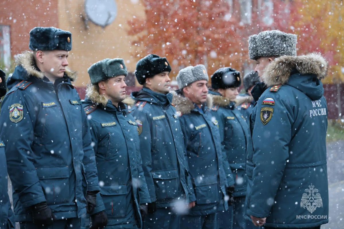 Сотрудники Главного управления перешли на зимнюю форму одежды
