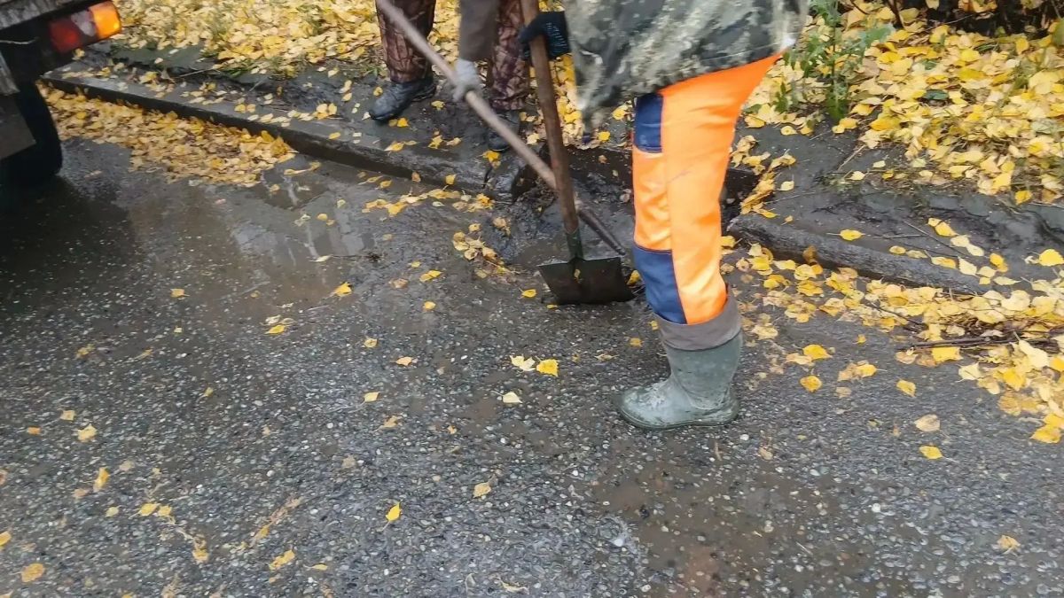 Горно-Алтайск готовится к зиме — завершаются осенние дорожные работы, технику готовят к зиме Горно-Алтайск готовится к зиме — завершаются осенние дорожные работы, технику готовят к зиме