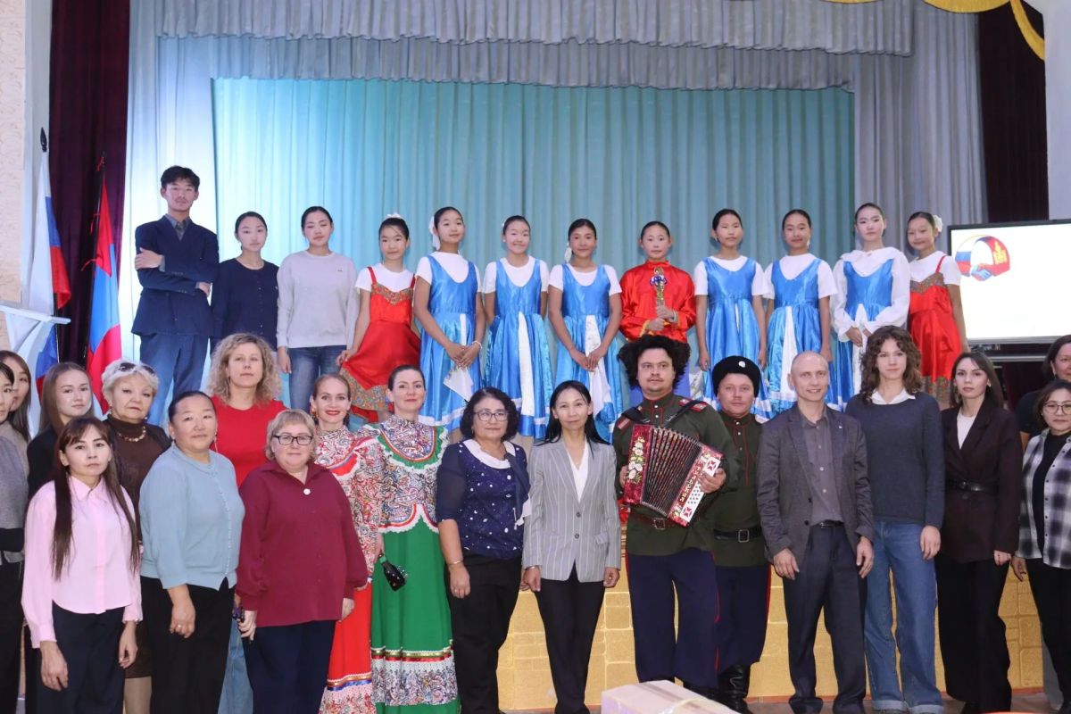 В газете "Звезда Алтая" вышел репортаж Алексея Ивашкина о II Международной российско-монгольской конференции по вопросам трансграничного образовательного сотрудничества и языкового общения В газете "Звезда Алтая" вышел репортаж Алексея Ивашкина о II Международной российско-монгольской конференции по вопросам трансграничного образовательного сотрудничества и языкового общения