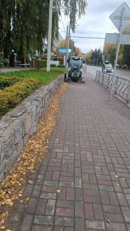 Горно-Алтайск готовится к зиме — завершаются осенние дорожные работы, технику готовят к зиме Горно-Алтайск готовится к зиме — завершаются осенние дорожные работы, технику готовят к зиме