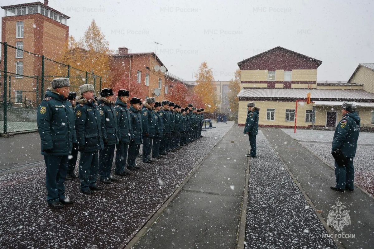 Сотрудники Главного управления перешли на зимнюю форму одежды Сотрудники Главного управления перешли на зимнюю форму одежды
