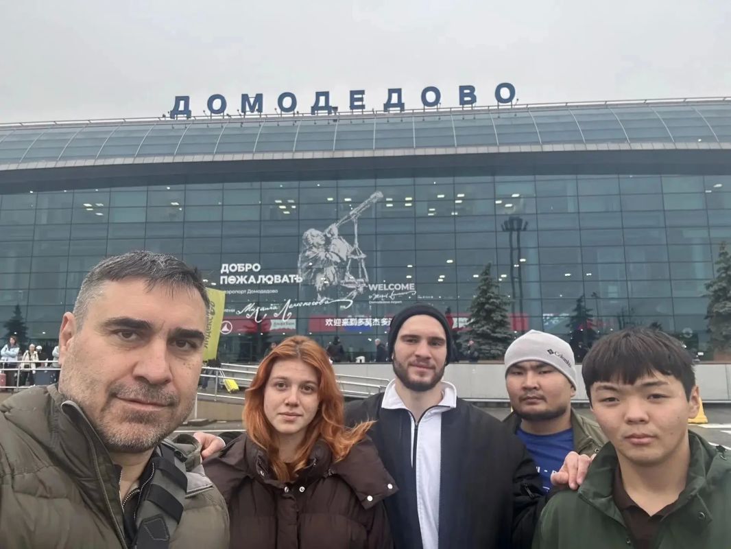 Новая группа добровольцевмедиков отправилась в военный госпиталь ЛНР, чтобы помогать спасать наших бойцов