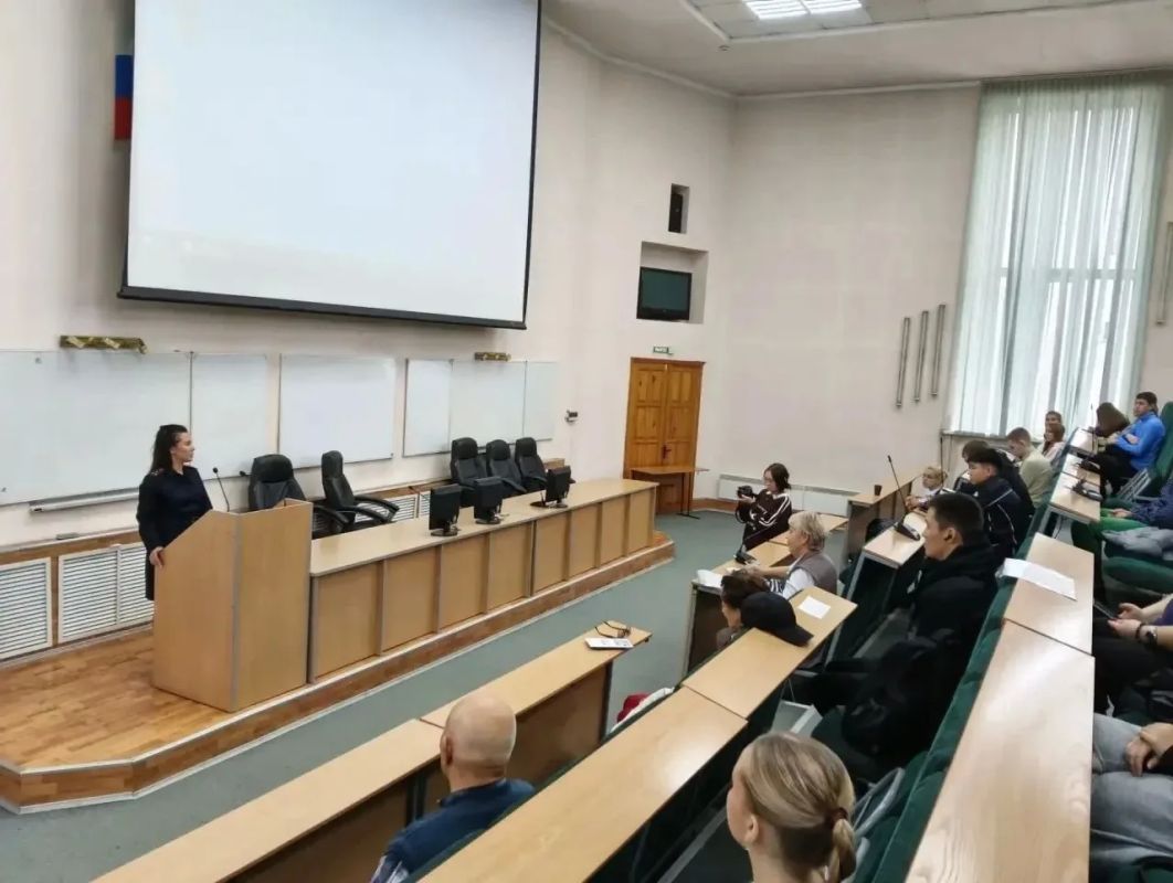 В Горно-Алтайском государственном университете прошла адаптационная встреча первокурсников с сотрудниками Госавтоинспекции В Горно-Алтайском государственном университете прошла адаптационная встреча первокурсников с сотрудниками Госавтоинспекции