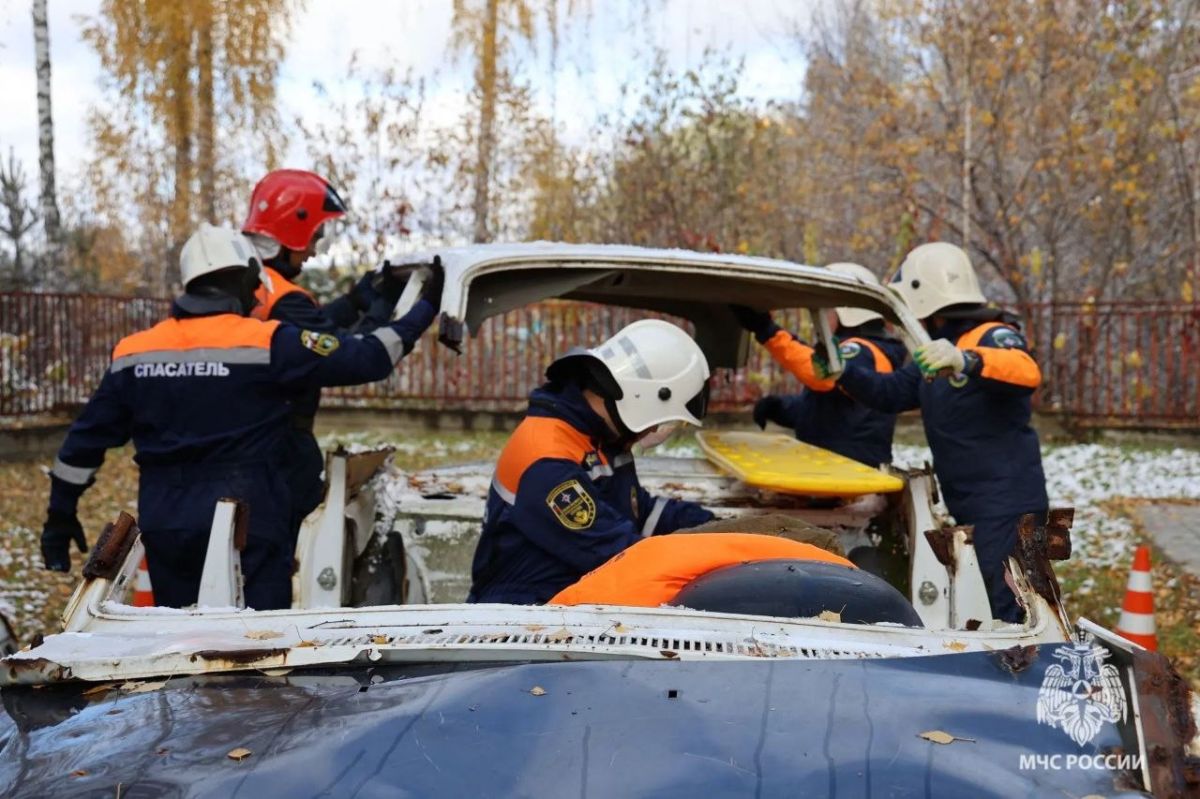 Спасатели поисково-спасательного отряда «УГОЧС и ПБ в Республике Алтай» успешно прошли плановую аттестацию Спасатели поисково-спасательного отряда «УГОЧС и ПБ в Республике Алтай» успешно прошли плановую аттестацию