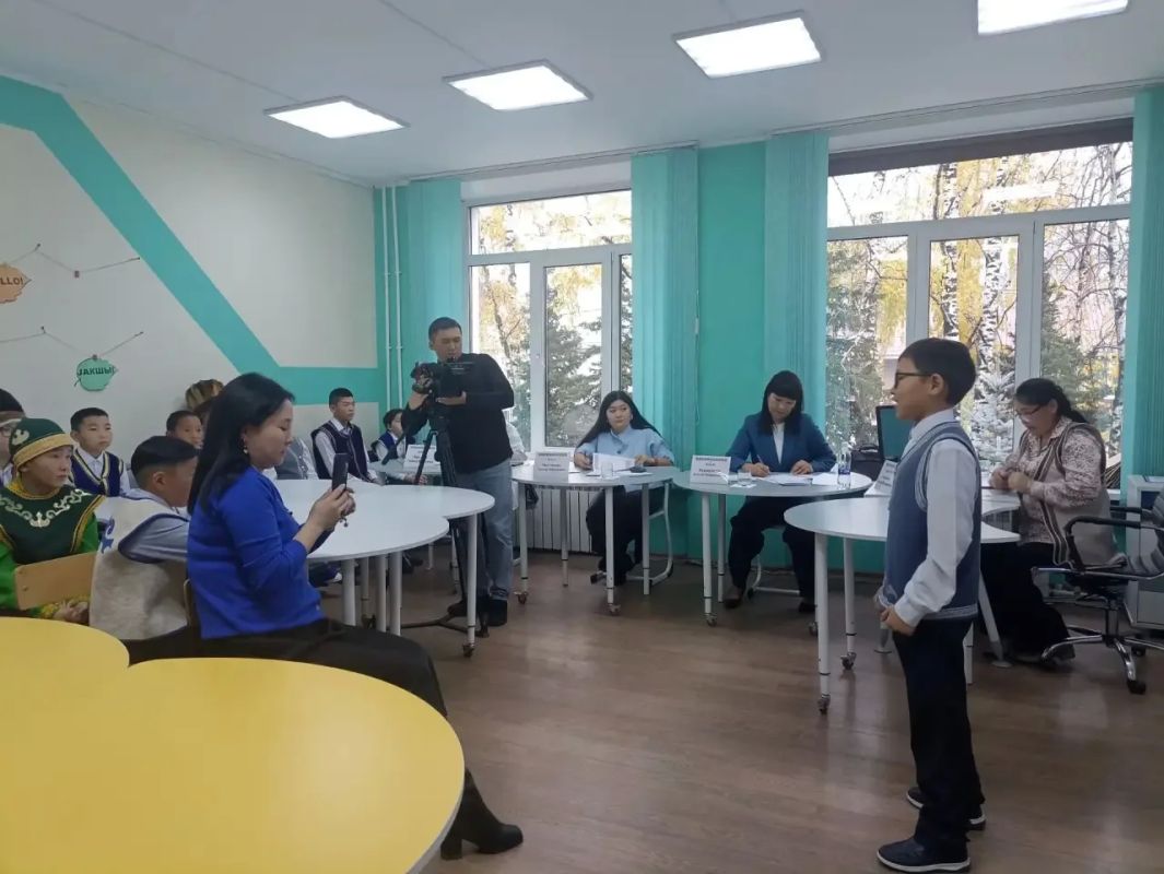 Сегодня в Горно- Алтайском педагогическом колледже им.В.А. Сластенина прошел республиканский слет юных литераторов "Амаду Сегодня в Горно- Алтайском педагогическом колледже им.В.А. Сластенина прошел республиканский слет юных литераторов "Амаду