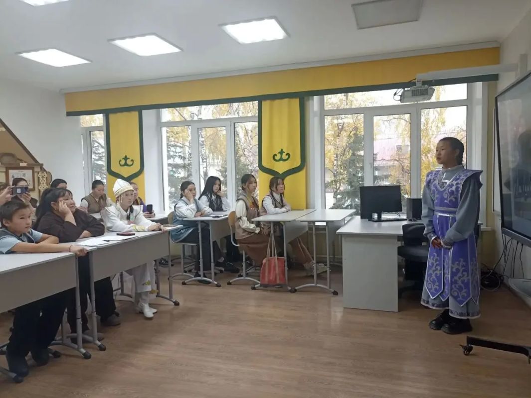 Сегодня в Горно- Алтайском педагогическом колледже им.В.А. Сластенина прошел республиканский слет юных литераторов "Амаду Сегодня в Горно- Алтайском педагогическом колледже им.В.А. Сластенина прошел республиканский слет юных литераторов "Амаду
