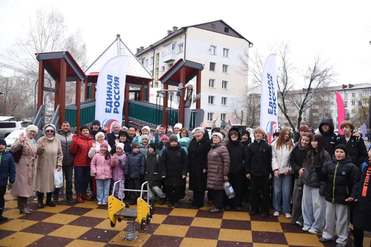 В Горно-Алтайске благоустроили дворы трёх многоквартирных домов В Горно-Алтайске благоустроили дворы трёх многоквартирных домов