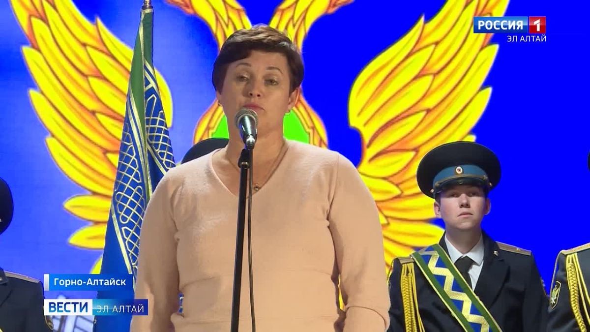"Служу России! Служу закону!" - первоклассники сделали шаг к профессии