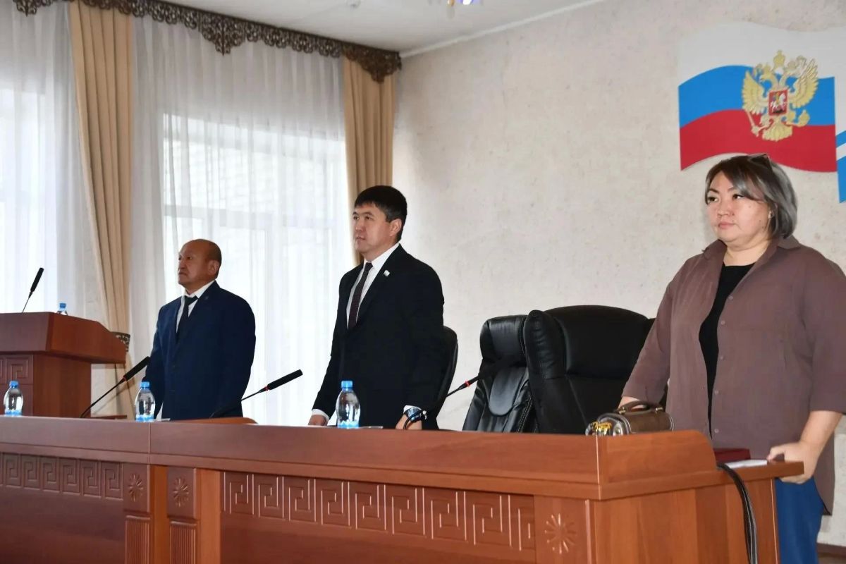 В Онгудае прошла внеочередная сессия районного Совета депутатов В Онгудае прошла внеочередная сессия районного Совета депутатов