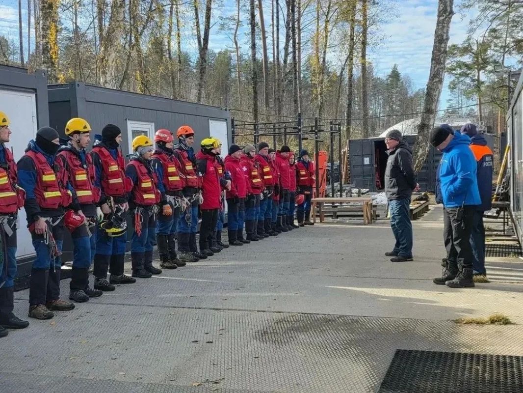 Спасатели всесезонного курорта «Манжерок» успешно прошли аттестацию Спасатели всесезонного курорта «Манжерок» успешно прошли аттестацию