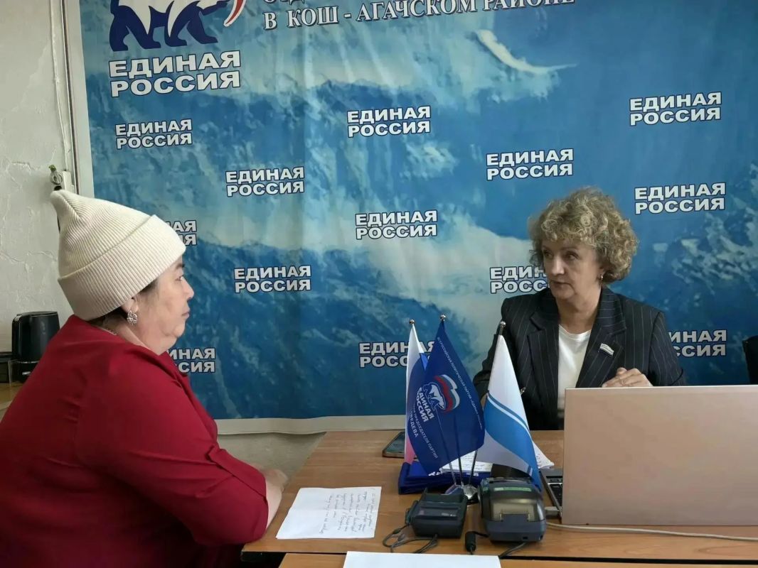Алена Казанцева провела личный прием граждан в Кош-Агаче Алена Казанцева провела личный прием граждан в Кош-Агаче