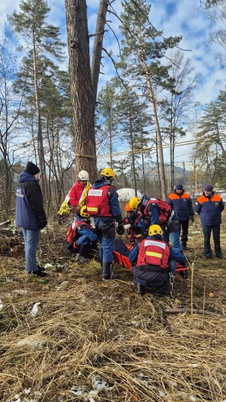 Спасатели всесезонного курорта «Манжерок» успешно прошли аттестацию Спасатели всесезонного курорта «Манжерок» успешно прошли аттестацию