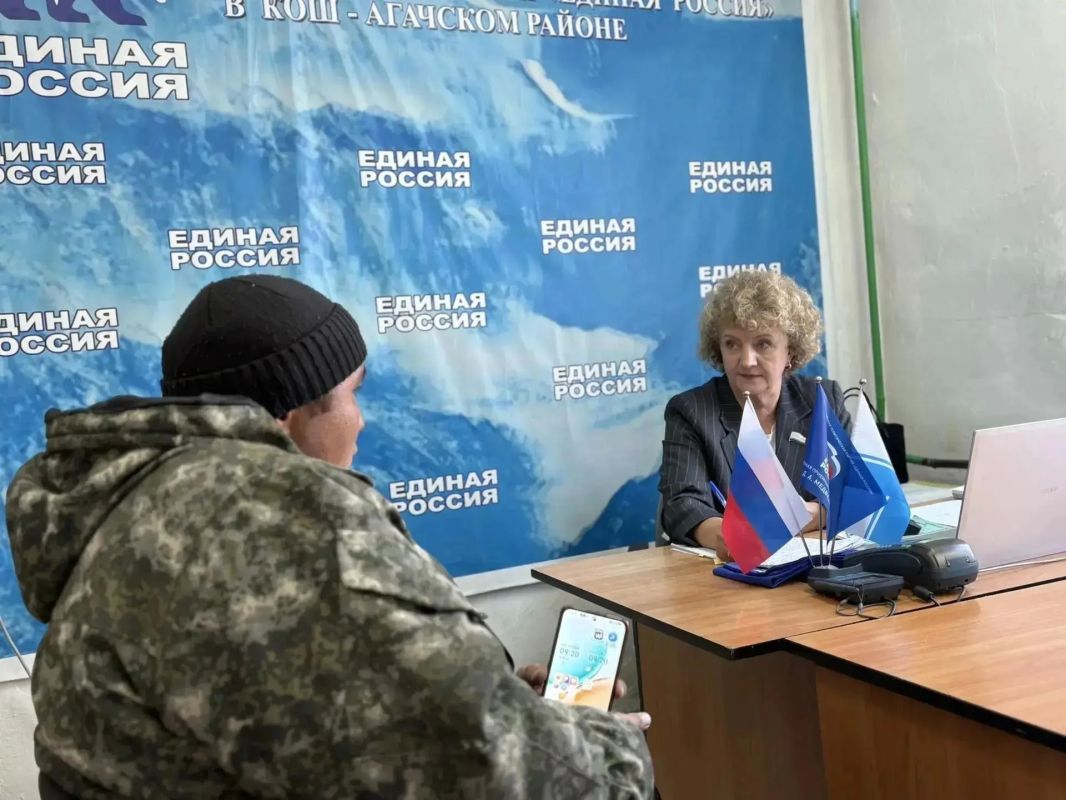 Алена Казанцева провела личный прием граждан в Кош-Агаче Алена Казанцева провела личный прием граждан в Кош-Агаче