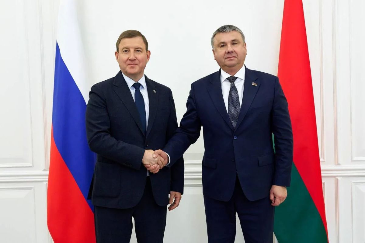 Республика Алтай и Беларусь подписали программу сотрудничества Республика Алтай и Беларусь подписали программу сотрудничества