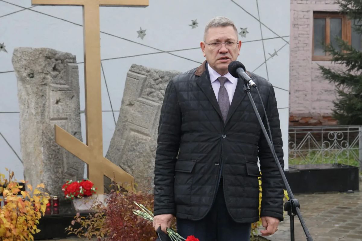 В Республике Алтай почтили память жертв политических репрессий В Республике Алтай почтили память жертв политических репрессий