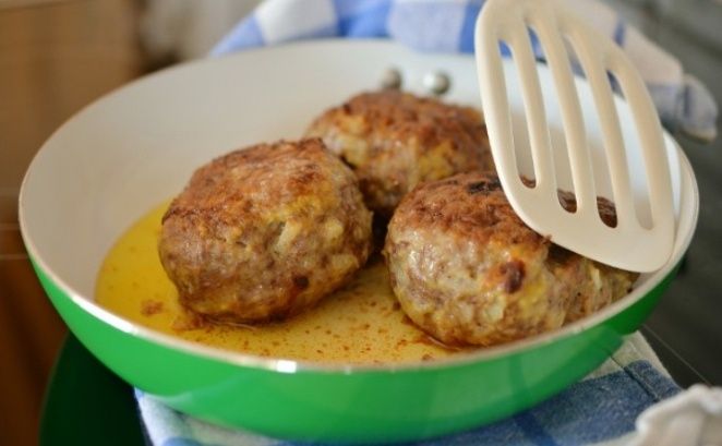 Как правильно размораживать мясо: популярные ошибки и советы шеф-поваров