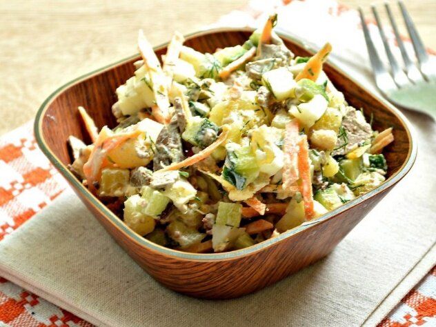 Салат из печёнки и овощей, который меняет повседневный обед