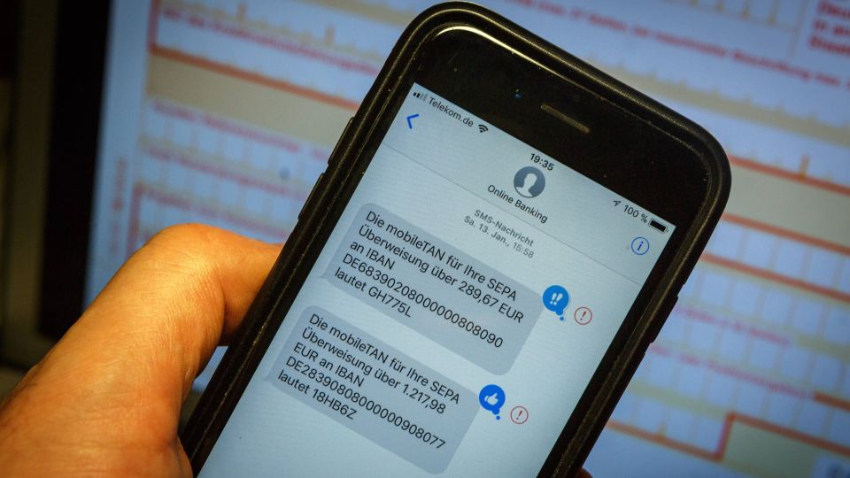 Сделайте это, если увидели подозрительную СМС от банка: иначе обдерут как липку