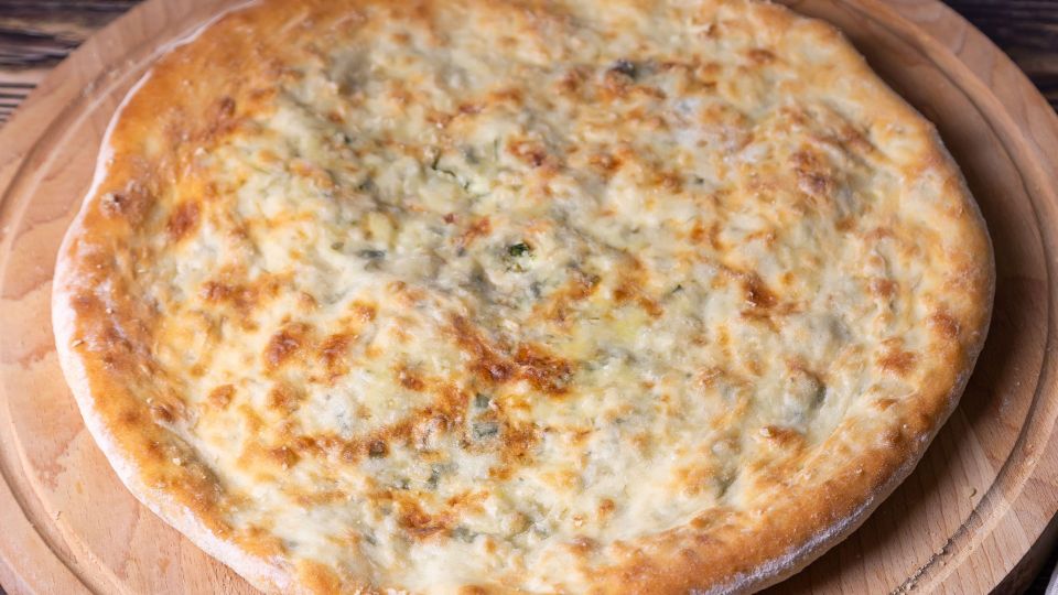 Этот осетинский пирог — настоящая душа Кавказа: домочадцы будут просить еще и еще