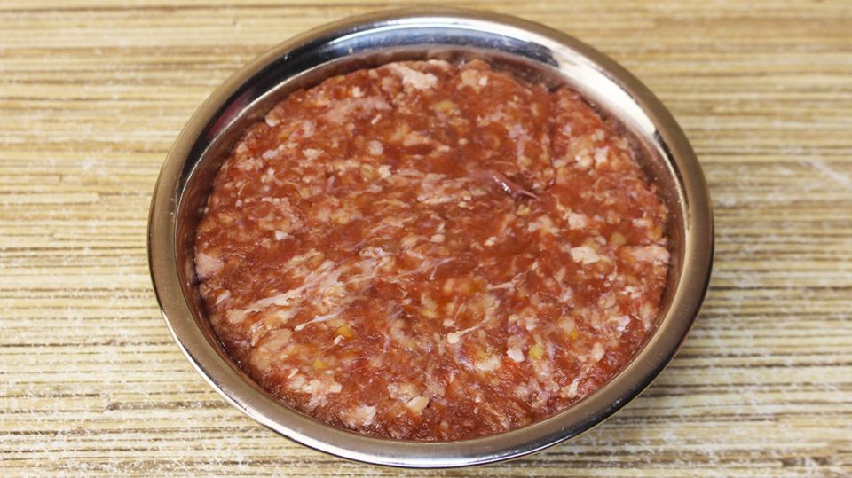 Вкусный рулет из слоеного теста: быстро и просто для любого стола